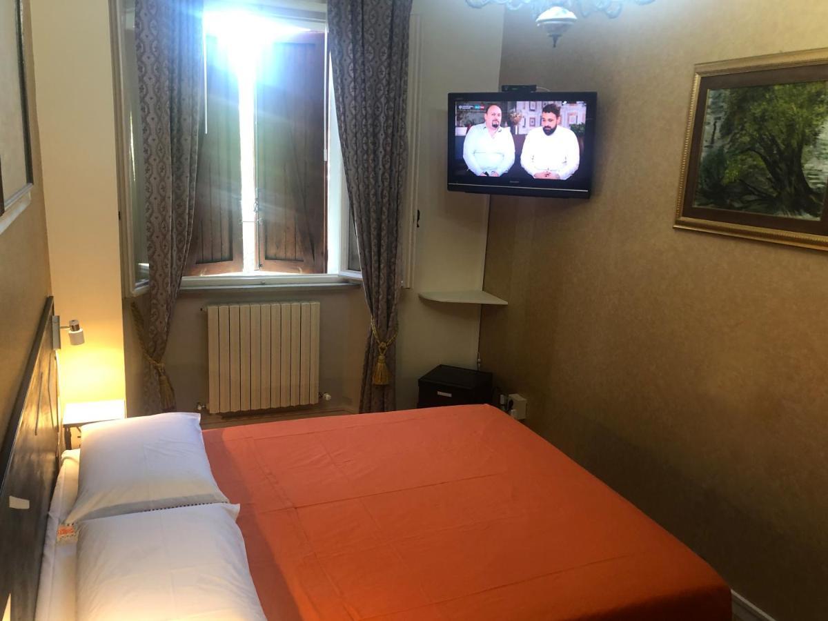 La Finestra sul Fiume Bed & Breakfast Fossombrone Exterior foto