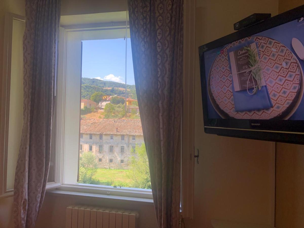 La Finestra sul Fiume Bed & Breakfast Fossombrone Exterior foto