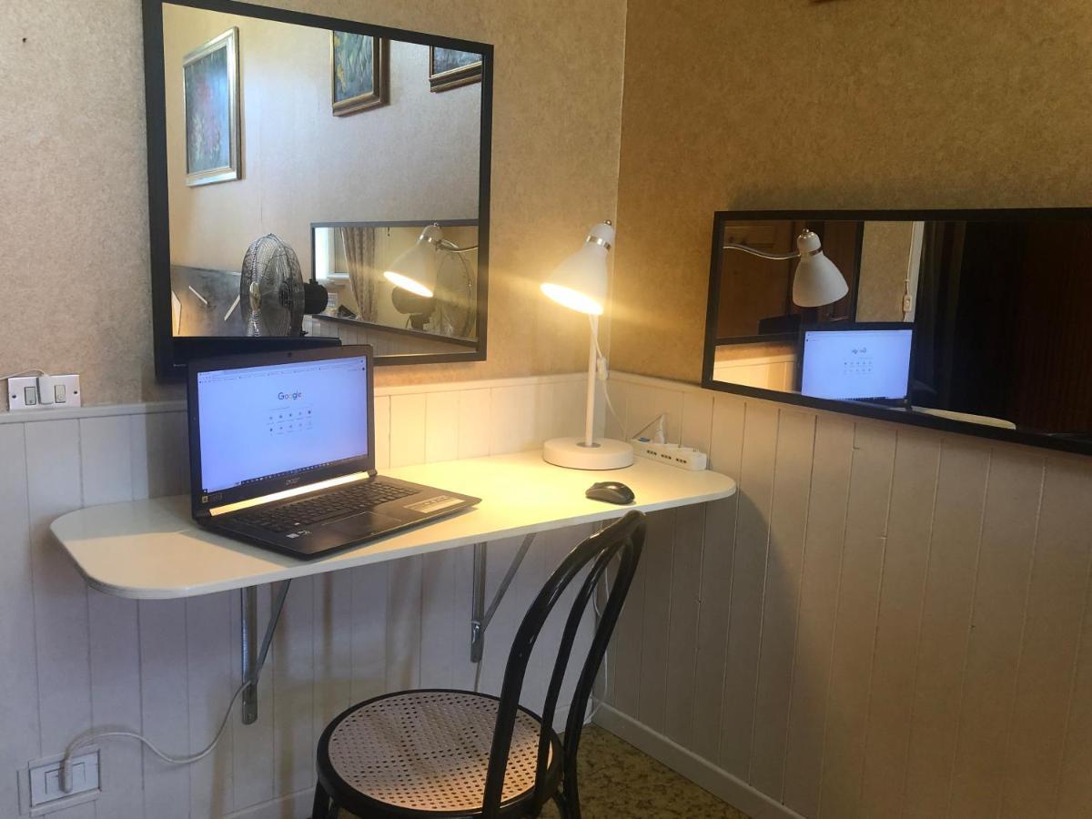 La Finestra sul Fiume Bed & Breakfast Fossombrone Exterior foto
