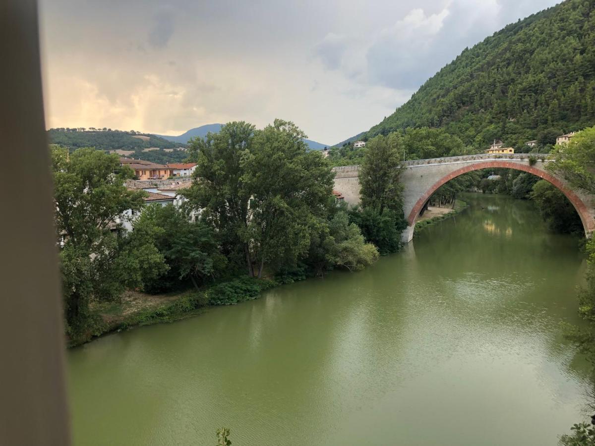 La Finestra sul Fiume Bed & Breakfast Fossombrone Exterior foto