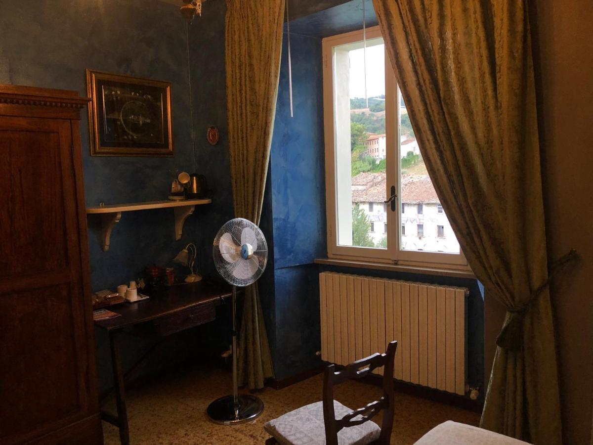 La Finestra sul Fiume Bed & Breakfast Fossombrone Exterior foto