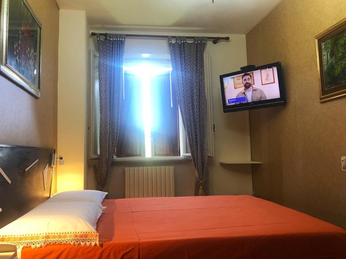 La Finestra sul Fiume Bed & Breakfast Fossombrone Exterior foto