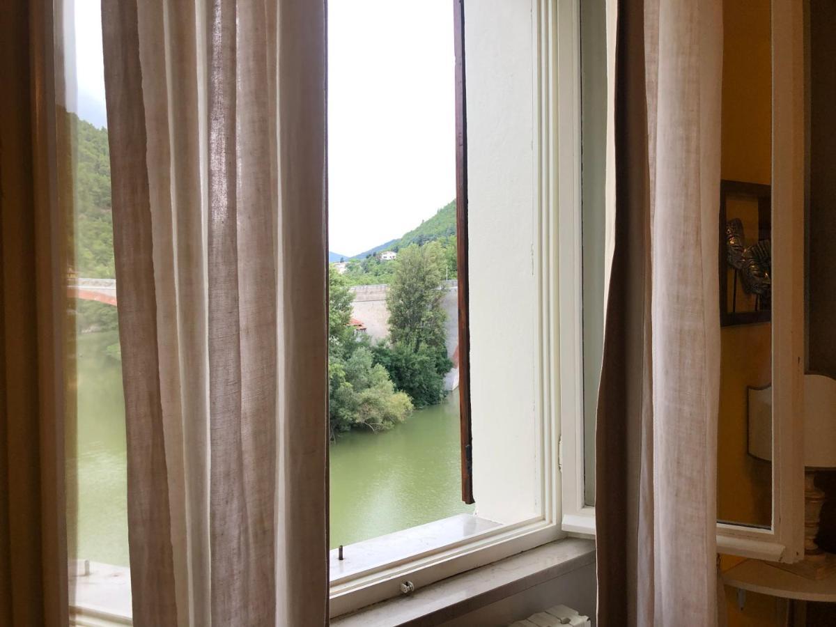 La Finestra sul Fiume Bed & Breakfast Fossombrone Exterior foto
