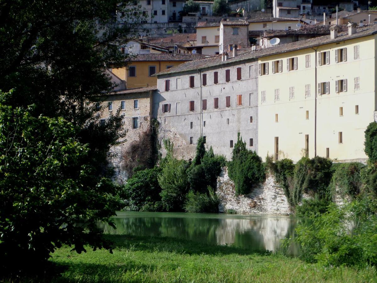 La Finestra sul Fiume Bed & Breakfast Fossombrone Exterior foto