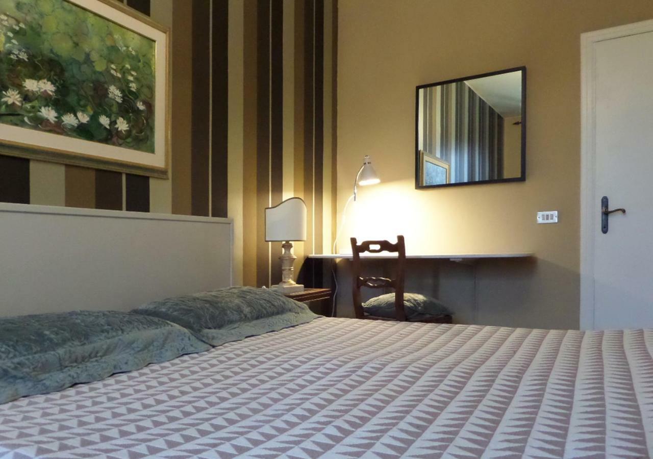 La Finestra sul Fiume Bed & Breakfast Fossombrone Exterior foto
